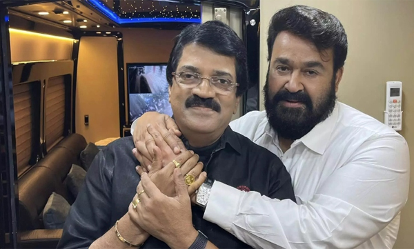 m-g-sreekumar-meets-mohanlal-after-long-gap