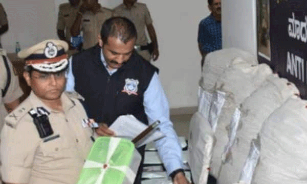 narcotics worth rs 7 8 crore seized in bengaluru 14 arrested including 4 keralites