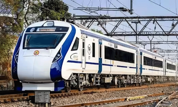 vande bharat express late 20 minute in thrissur due to automatic doors complaint