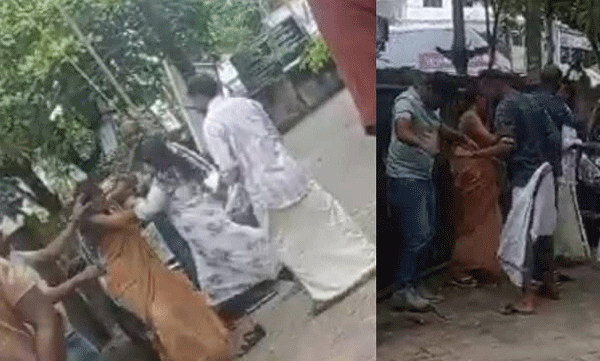 Argument over divorce: Woman and husband's sister fight each other in court premises