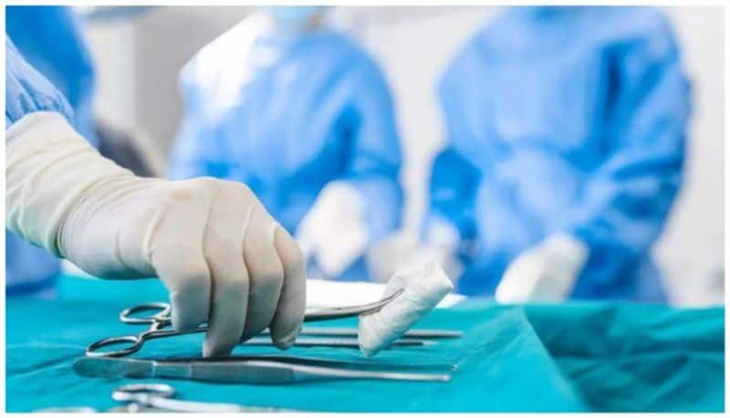 58 year old us man gets pig to human heart transplant world -second