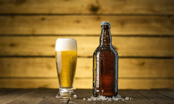 Worker urinates into beer being made: Netizens roll their eyes