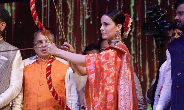 kangana-ranaut-archery-trolls-raavan-dahan-ramleela-delhi