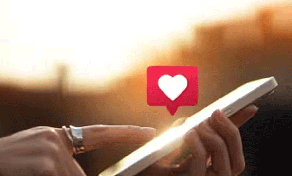 woman-who-plans-to-meet-her-dating-app-boyfriend-doctor-at-airport-lost-one-lakh-rupees