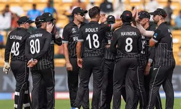 new zealand beat sri lanka by ffive  wickets in odi world cup 2023