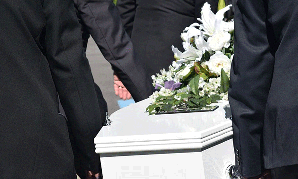 The coffin was opened during the funeral: Relatives were shocked to see the dead body