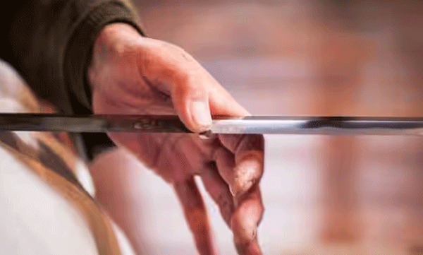 man-waited-for-22-years-to-take-revenge-for-his-fathers-murder-and-surrendered-after-doing-it