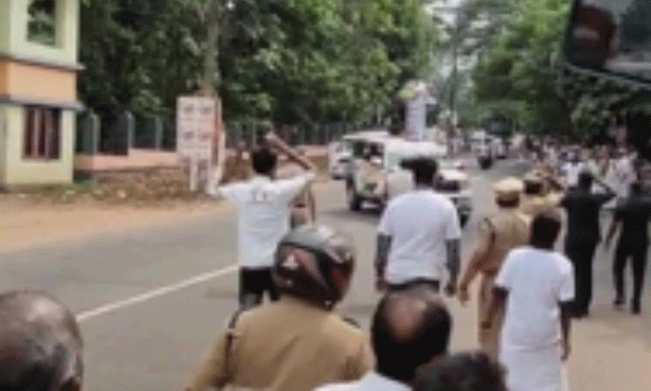 navakerala bus pilot vehicle accident