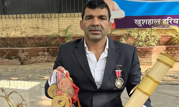 wrestler-virender-singh-says-he-will-return-the-padma-shri-over-wfi-election