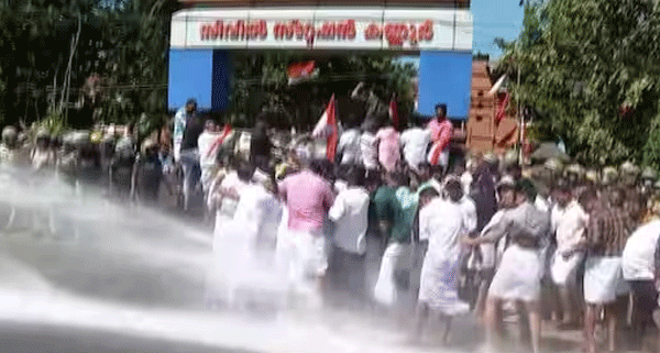 youth-congress-march-to-kannur-civil-station-clash-with-poolice-arrest