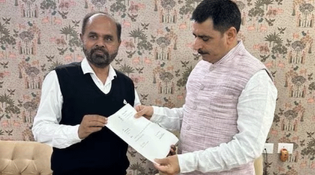 Gujarat Congress MLA resigns