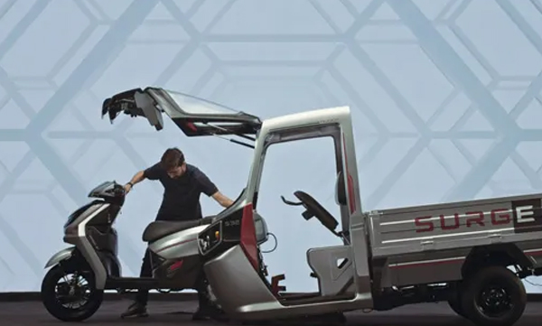 hero-surge-s32-electric-vehicle-can-use-as-an-auto-rickshaw-and-scoote