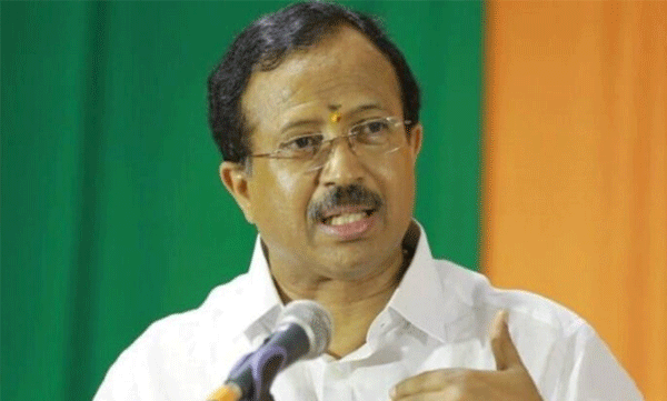 hajj-journey- appreciation -for -smriti Irani's -intervention -congratulates- v -muralidharan