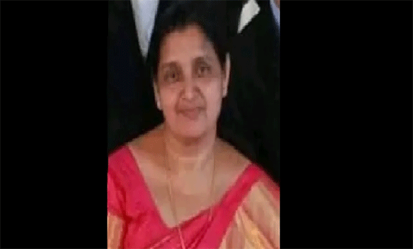 trivandrum-house-wife-dies-in-bike-accident