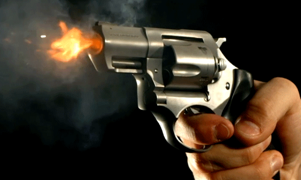 Argument over alcohol; Firing at bar in Ernakulam; Two people were injured