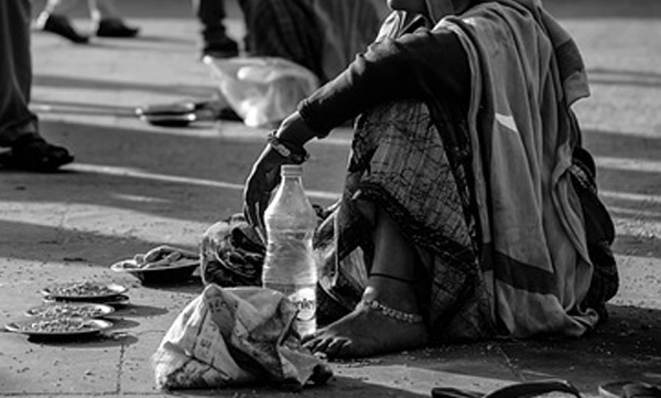 woman-beggar-earns-2-5-lakh-in-45-days-in-indore