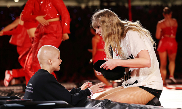 taylor-swift-fulfills-the-dream-of-9-years-old-fan-girl