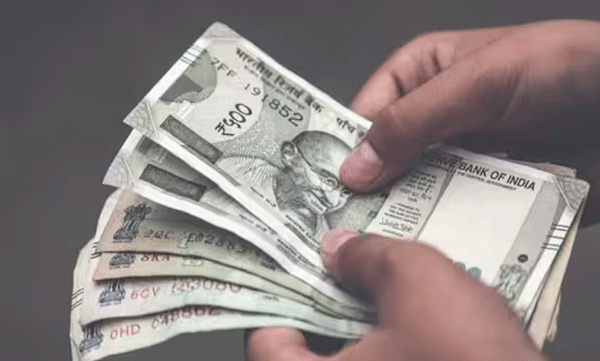 some-government-employees-did-not-receive-salary-in-kerala