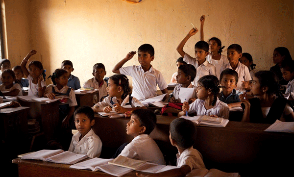 drunk-teacher-announces-holiday-and-asked-students-go-home-in-bihar