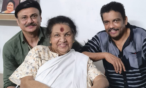 actor-baiju-santhosh-and-jagadish-shared-new-photo-of-actress-kaviyoor-ponnamma