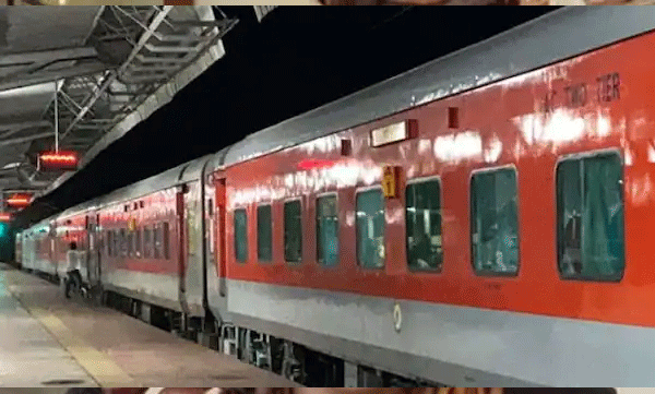 Inspection in Chennai mail train; Action As the Lok Sabha elections are coming up; Three and a quarter kilos of cannabis were seized