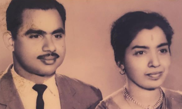 revathi-shares-vintage-wedding-picture-of-her-parents