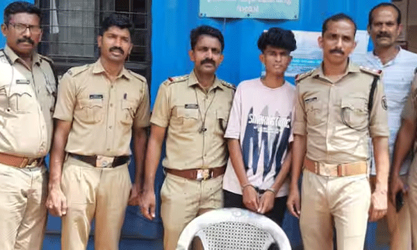 methamphetamine-caught-from-21-year-old-in-walayar-excise-arrest