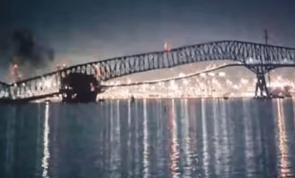 baltimore-bridge-collapses-after-container-ship-hits
