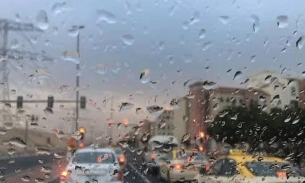 heavy-rain-and-thunder-lightning-in-some-parts-of-uae