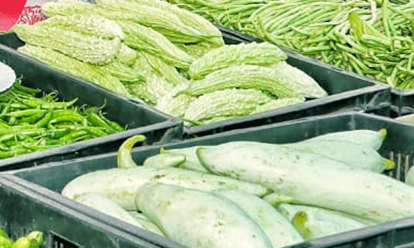 All the vegetables found in green chillies, curry leaves and padavalam are poisonous