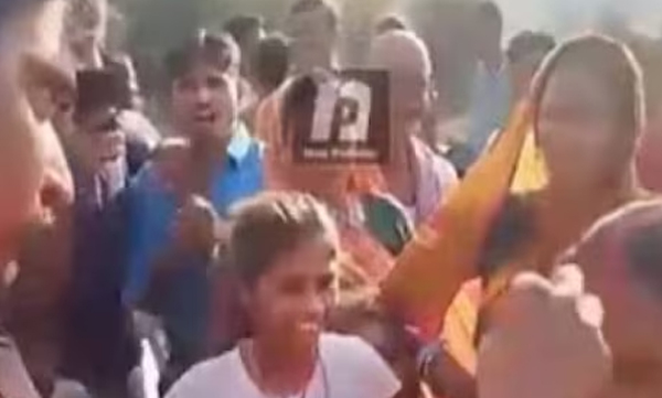 അമ്മായിയമ്മയും മരുമകനും തമ്മില്‍ അവിഹിത ബന്ധം: കയ്യോടെ പിടികൂടി കല്ല്യാണം നടത്തി നാട്ടുകാര്‍ 
