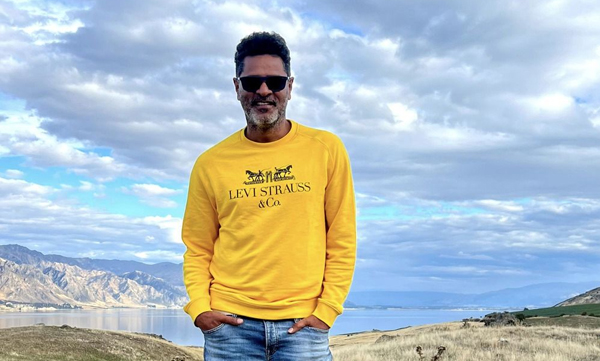 prabhudeva-gets-slammed-for-making-children-wait-in-the-excessive-heat-for-a-long-time