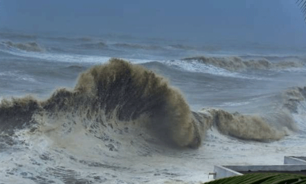 today-may-4-red-alert-in-kerala-coast-all-details-here-sea-attack-chance-in-kerala-coast