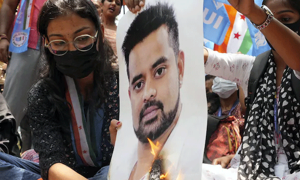 Man Alleges JDS' HD Revanna Kidnapped His Mother