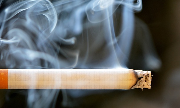 woman-called-non-smokers-losers-doctor-countering-the-post