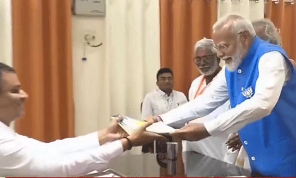 Narendra Modi in Varanasi for the third day; Nomination papers have been submitted