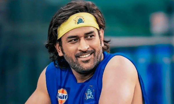 
Karthik says Dhoni's six won RCB; Fans believe it's true