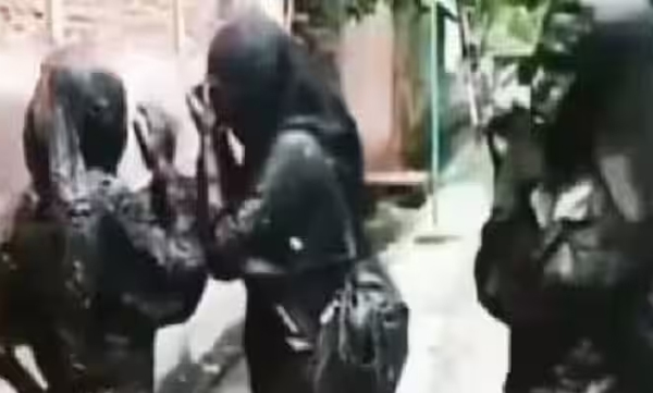three-girls-falls-into-drain-from-bike-video