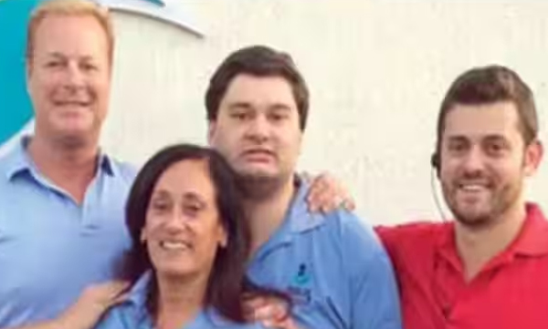 started-a-car-wash-business-for-his-autistic-brother-now-82-differently-abled-people-are-being-given-jobs-