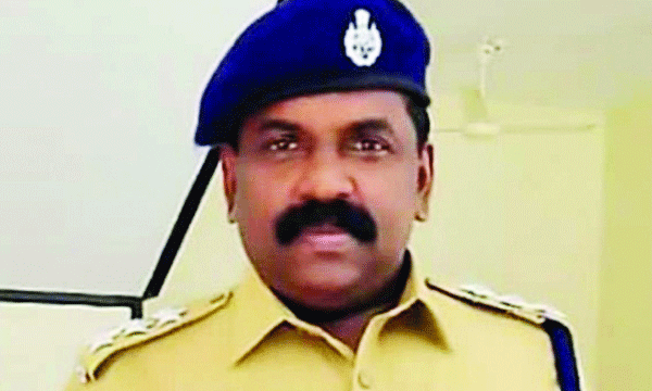 police Attended a feast prepared by the gang leader