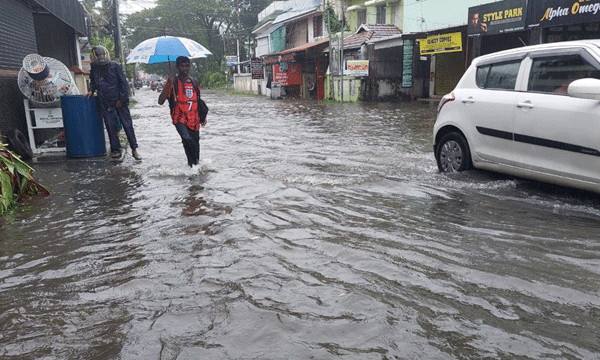 Light cloudburst in Kochi