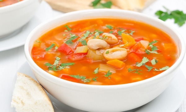Carrot soup with nutritional benefits