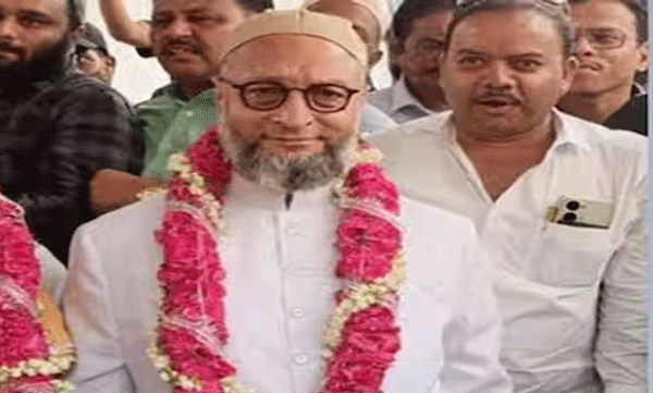asaduddin-owaisi-lead-in-hyderabad-crosses-3-lakh-than-madhavi-latha