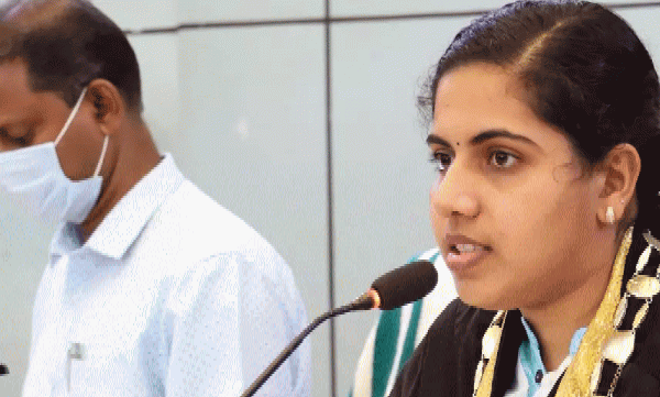 kerala-news/cpim-to-give-final-warning-for-mayor-arya-rajendran