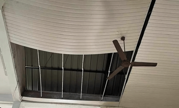 During the wedding ceremony, the ceiling fell on his head and the groom's relative was admitted to the hospital