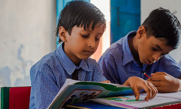 four-kids-tried-self-hypnotism-at-classroom-in-kodungallur-school-fell-unconscious