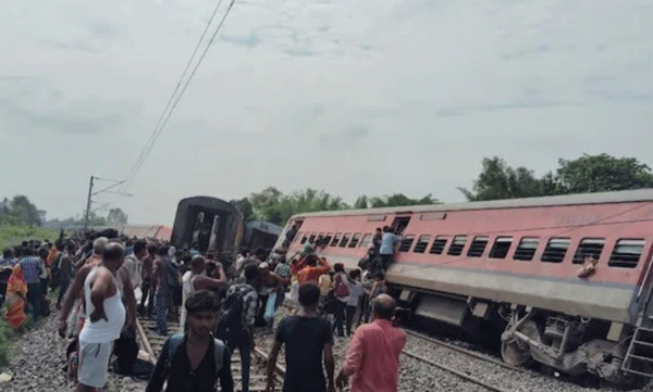 ചണ്ഡീഗഡ് - ദിബ്രുഗഡ് എക്‌സ്പ്രസ് പാളം തെറ്റി; ഒരാള്‍ മരിച്ചു, നിരവധി പേര്‍ക്ക് പരിക്കേറ്റു


