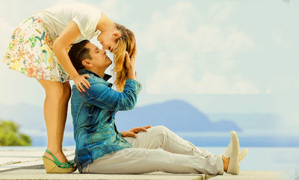 Here are five things you need to know to make your married life happy.