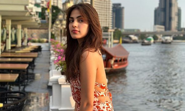 rhea-chakraborty-about-her-income