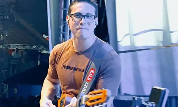 brazilian-singer-ayres-sasaki-dies-of-electrocution-during-music-concert